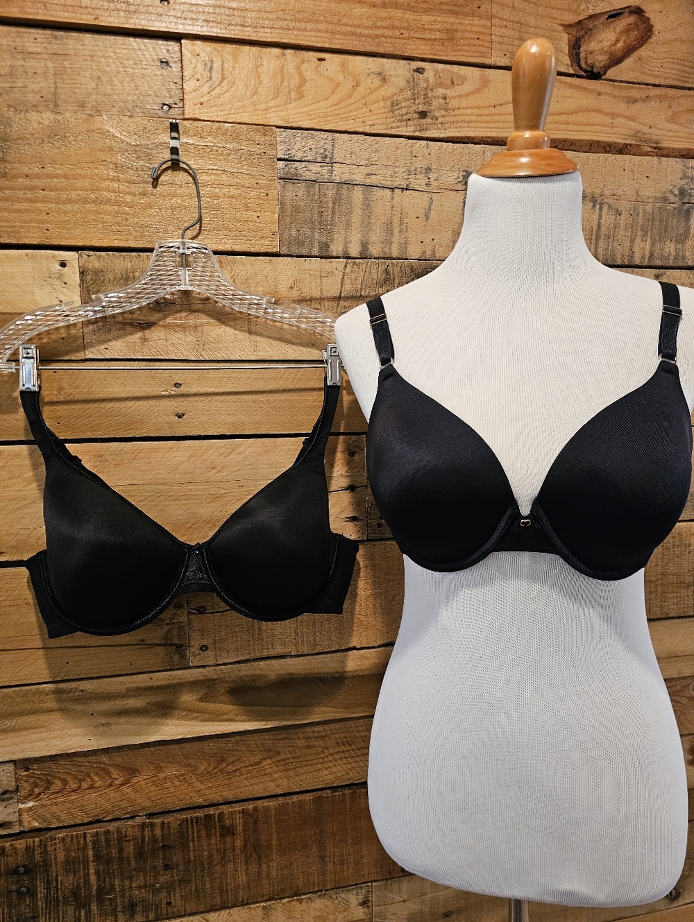 Set of 2 Vanity Fair Black Satin Lightly Padded Underwire T-shirt Bras Size 38D
